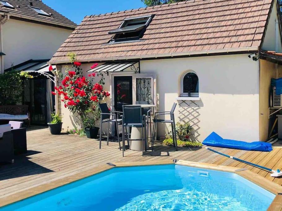 Proche Disneyland Paris Piscine Ouverte En Saison Estivale *